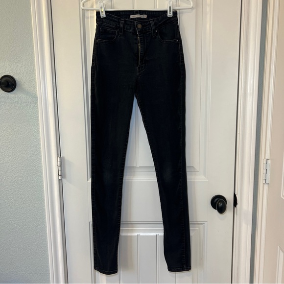 Levi’s 721 High Rise Skinny Women’s Black Faded Denim Jeans Size 26 - Picture 3 of 16